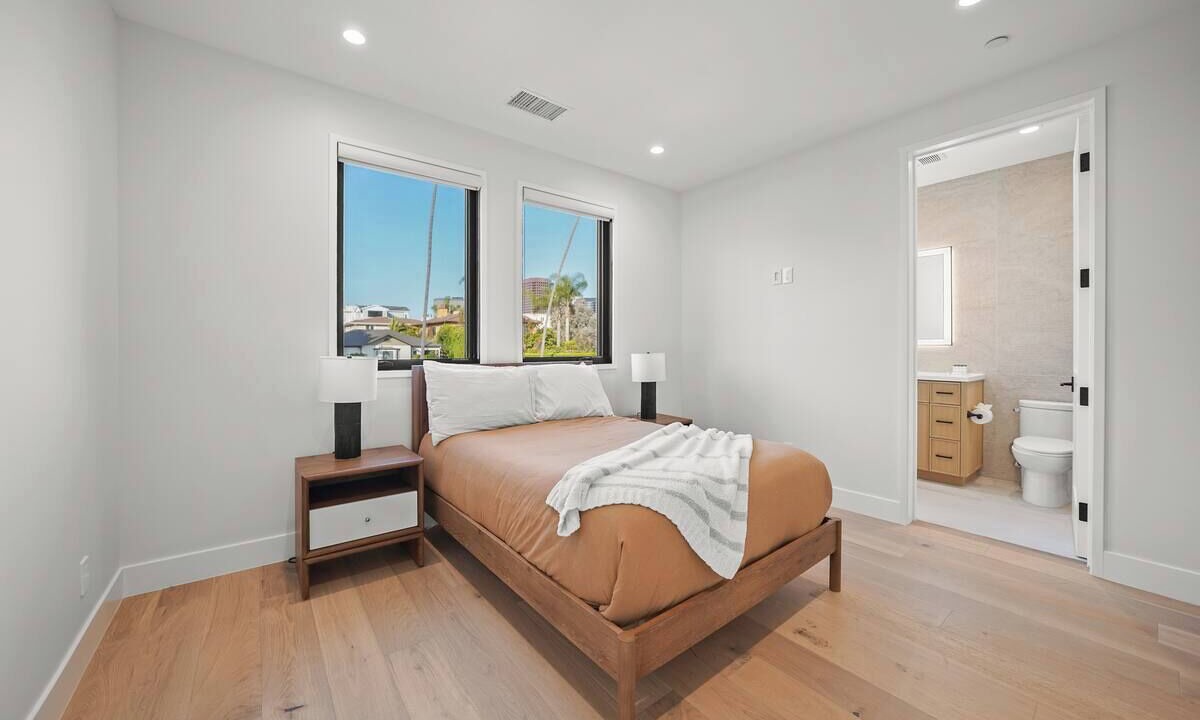 Photo of Bedroom in Sawtelle