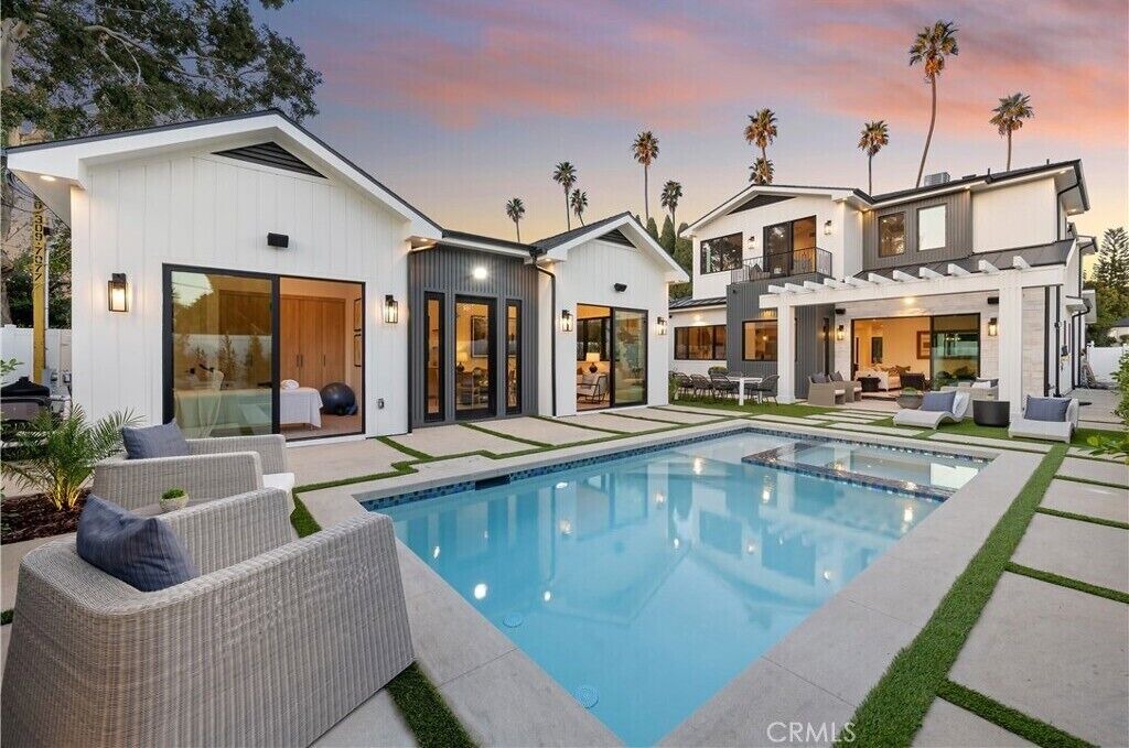 Photo of Outdoor in Sawtelle