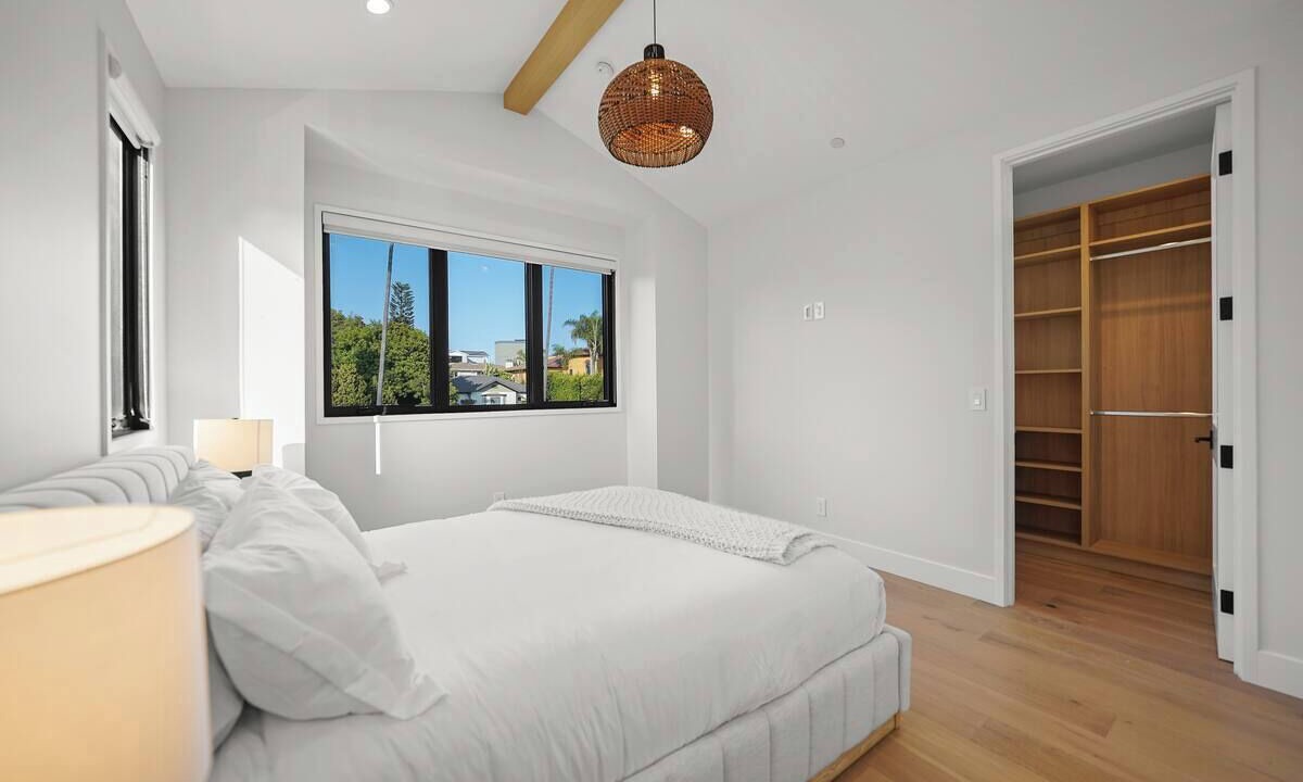 Photo of Bedroom in Sawtelle