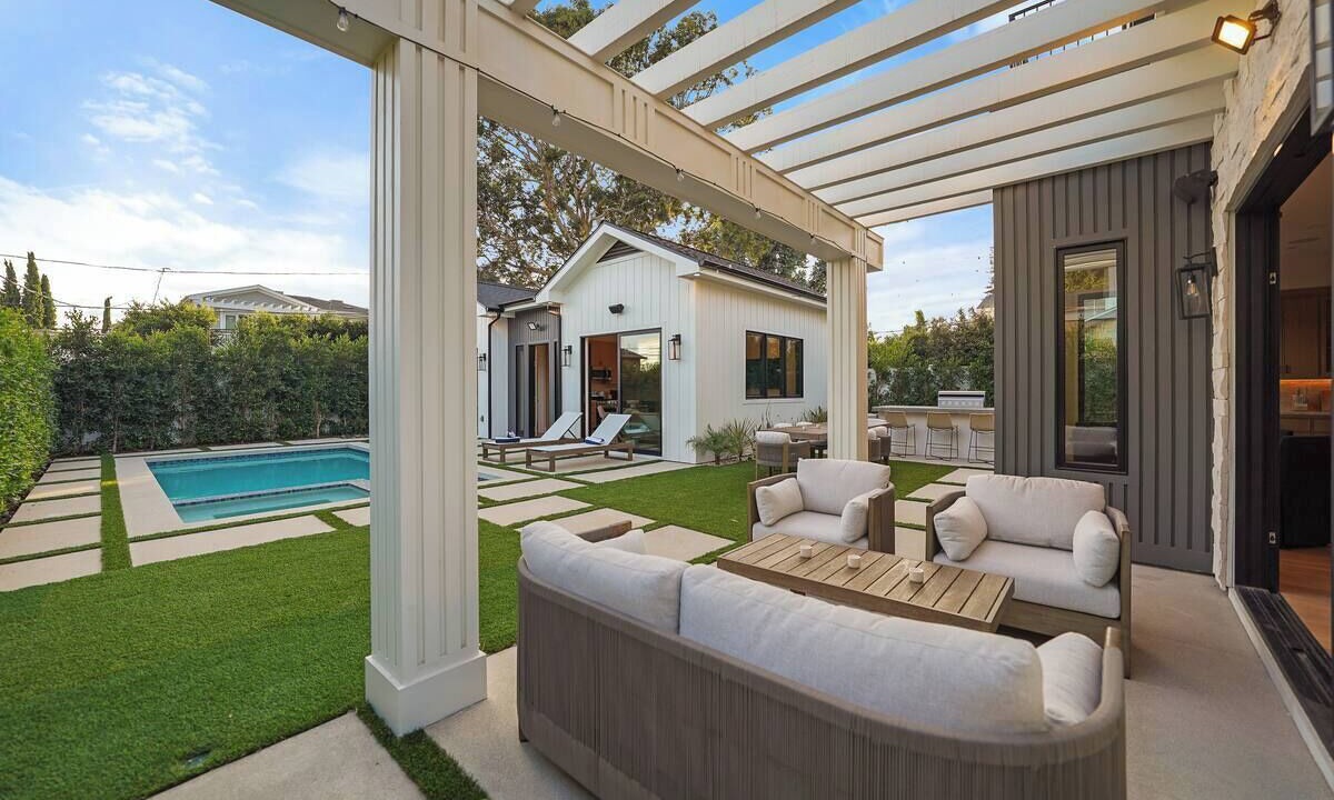 Photo of Patio Balcony in Sawtelle