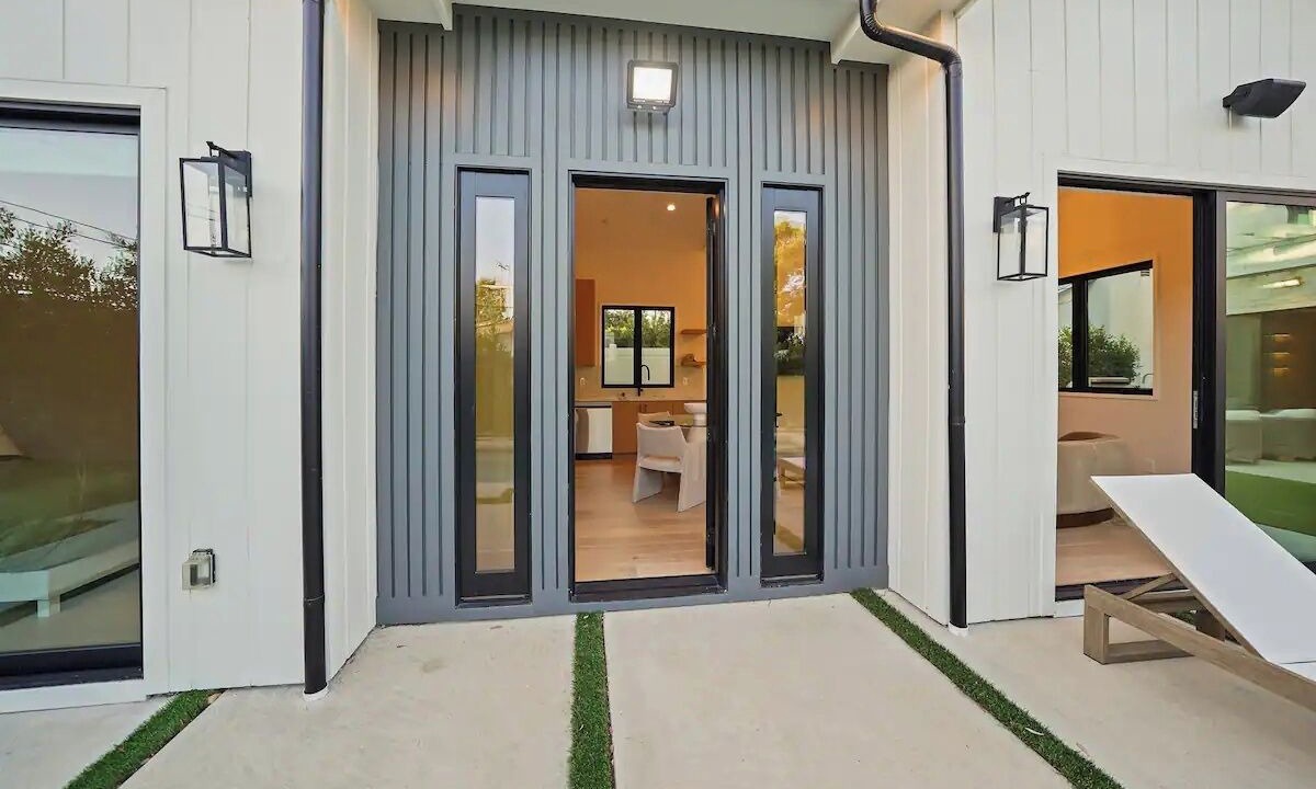 Photo of Outdoor in Sawtelle