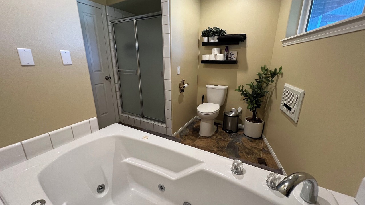 Photo of Bathroom in Whispering Forest
