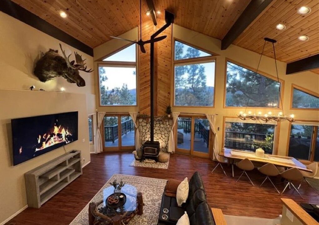 Photo of Livingroom in Whispering Forest