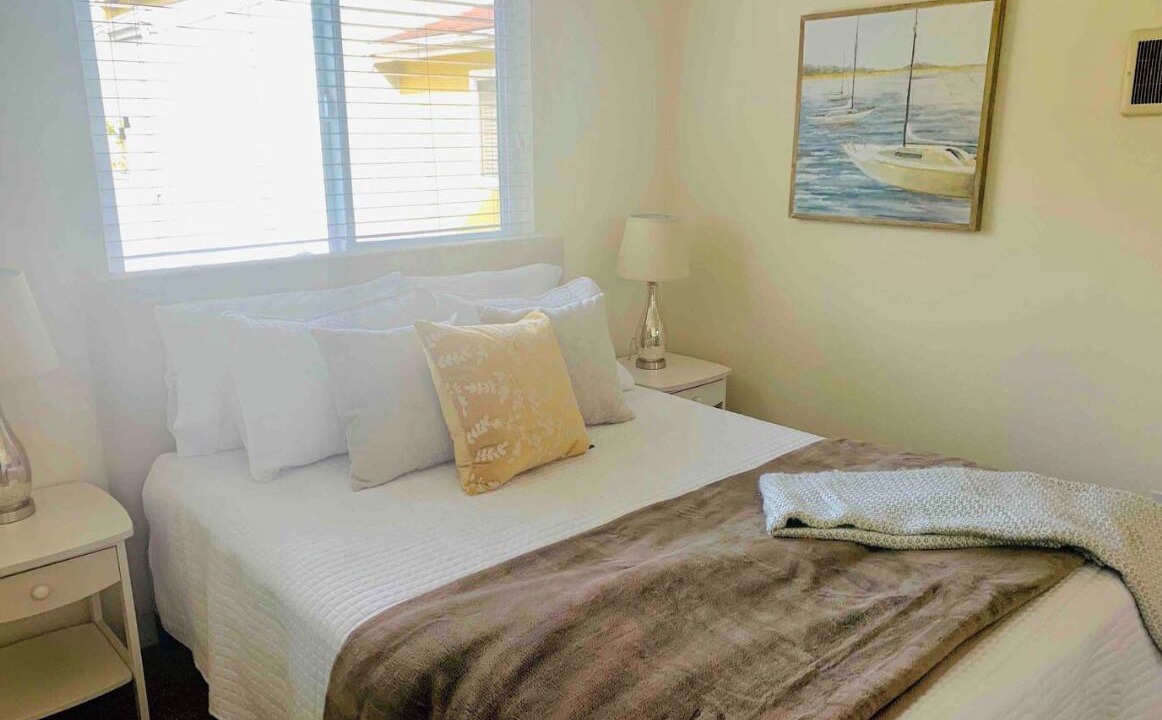 Photo of Bedroom in Cardiff-by-the-Sea