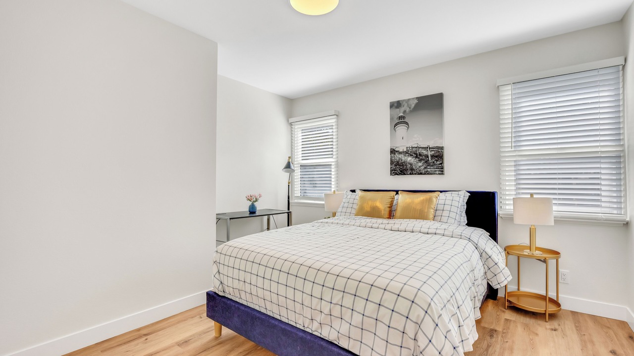 Photo of Bedroom in Inglewood