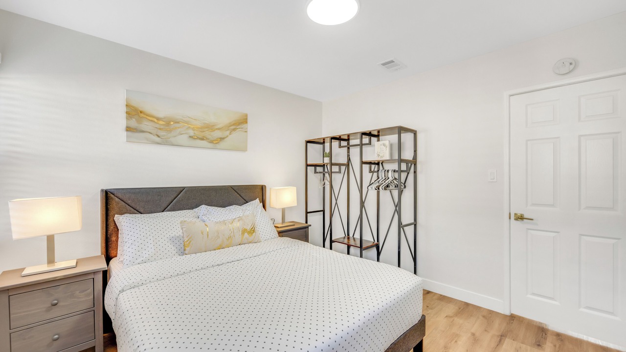 Photo of Bedroom in Inglewood