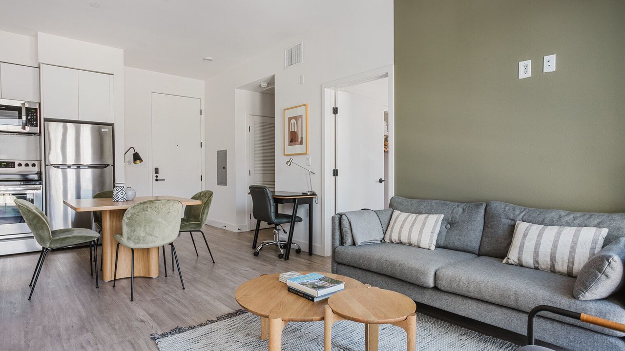 Photo of Livingroom in East Pasadena