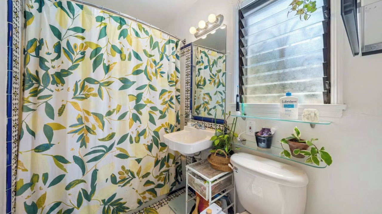 Photo of Bathroom in Ocean Park