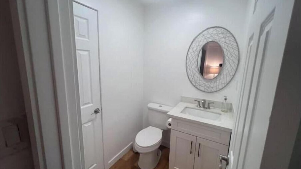 Photo of Bathroom in Northwest Anaheim