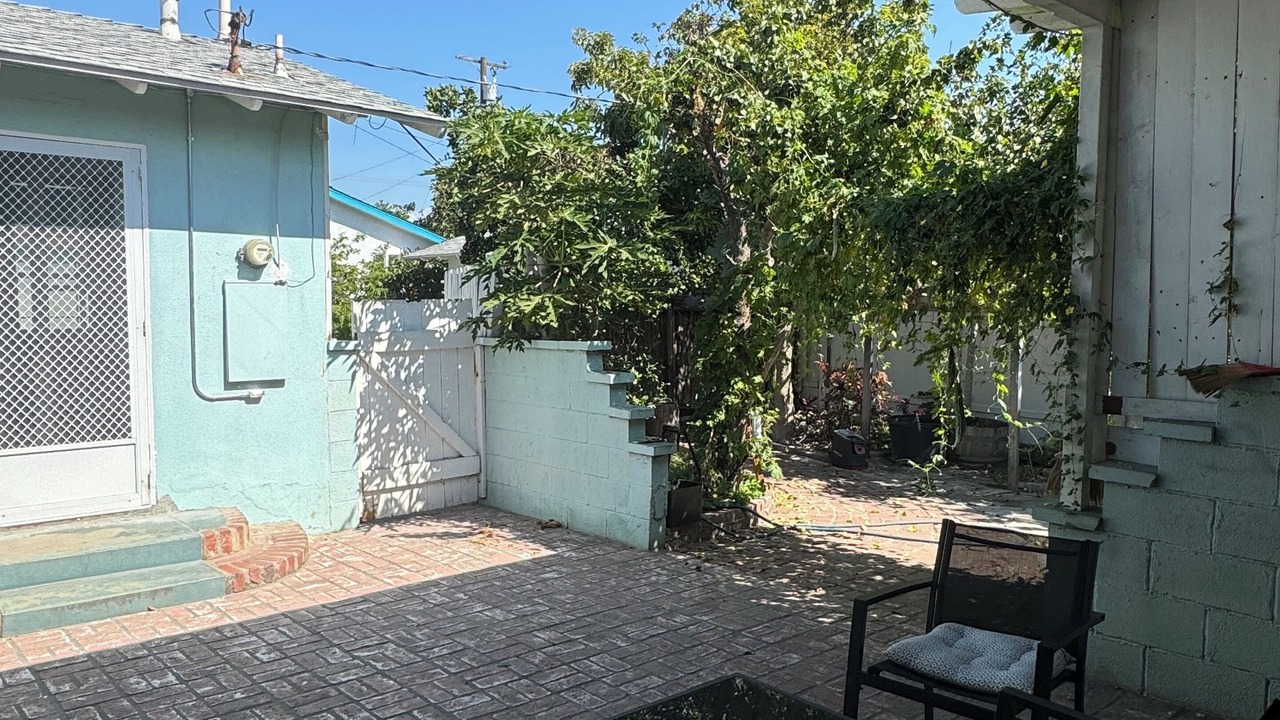 Photo of Patio Balcony in Midway City