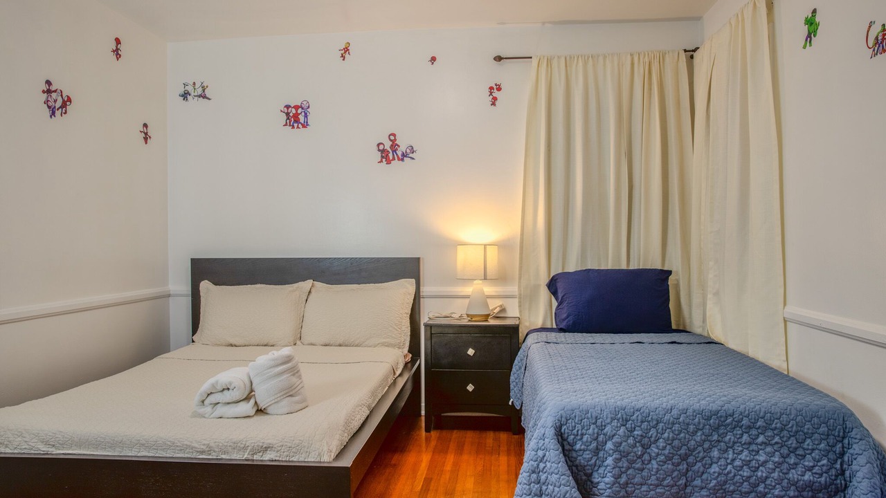 Photo of Bedroom in Midway City