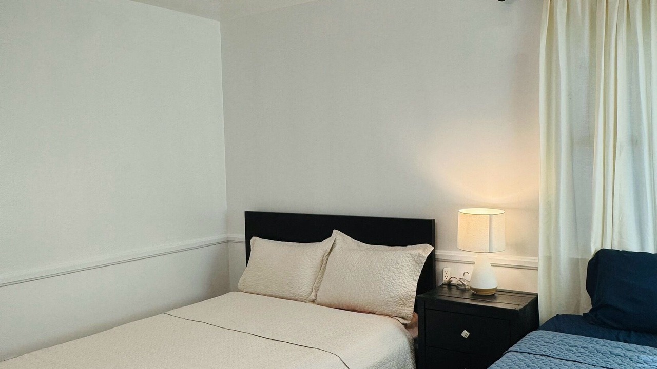 Photo of Bedroom in Midway City