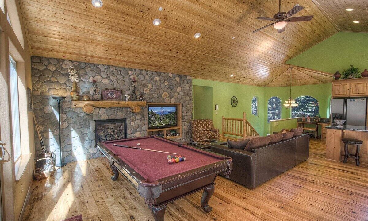Photo of Livingroom in North Upper Truckee