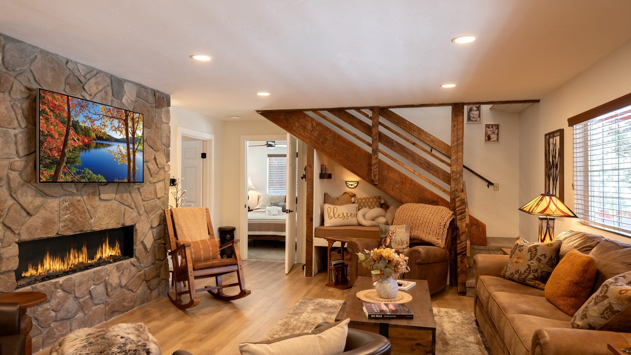 Photo of Livingroom in Fox Farm