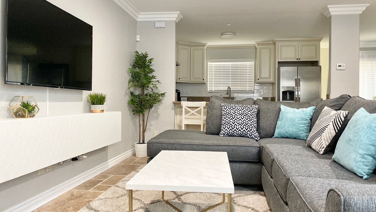 Photo of Livingroom in Fullerton
