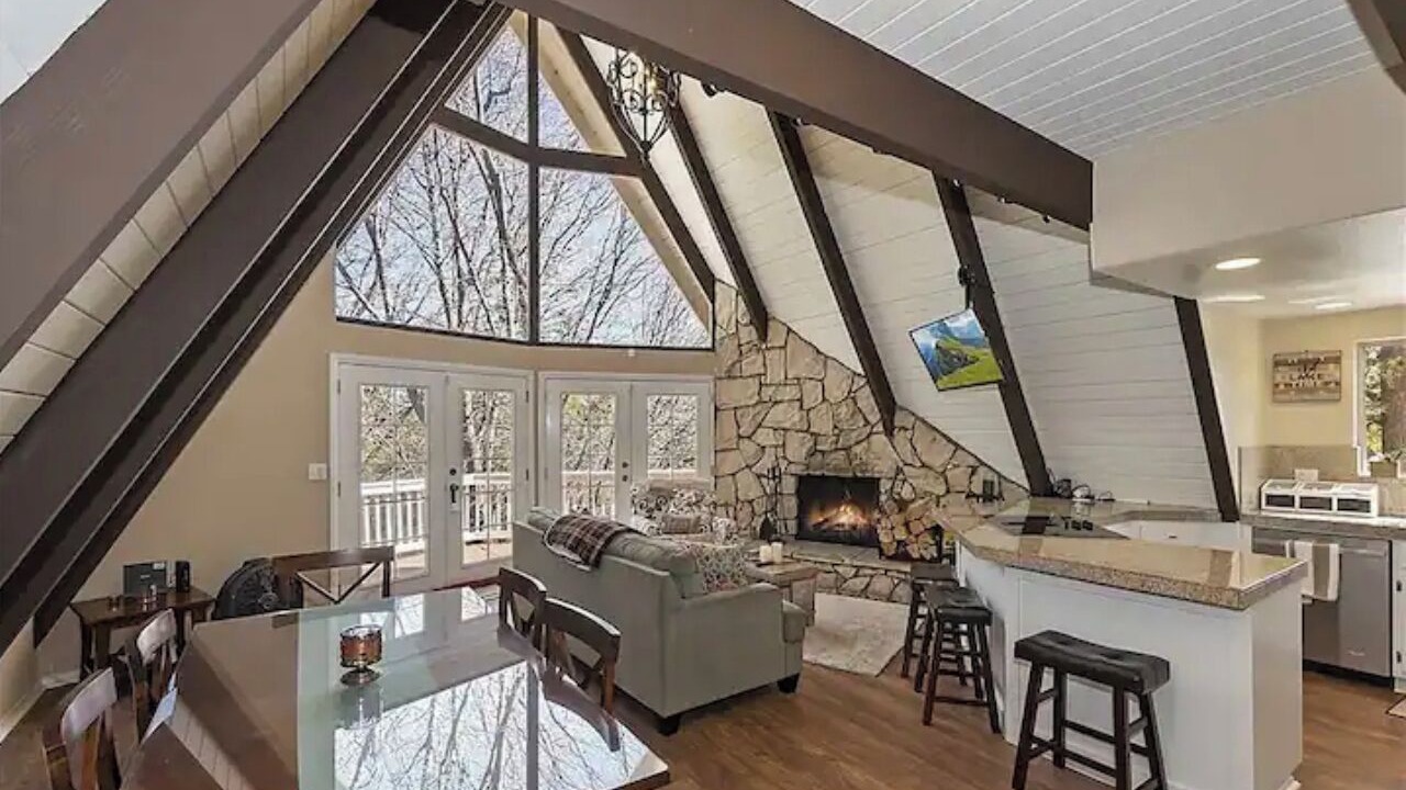 Photo of Livingroom in Blue Jay
