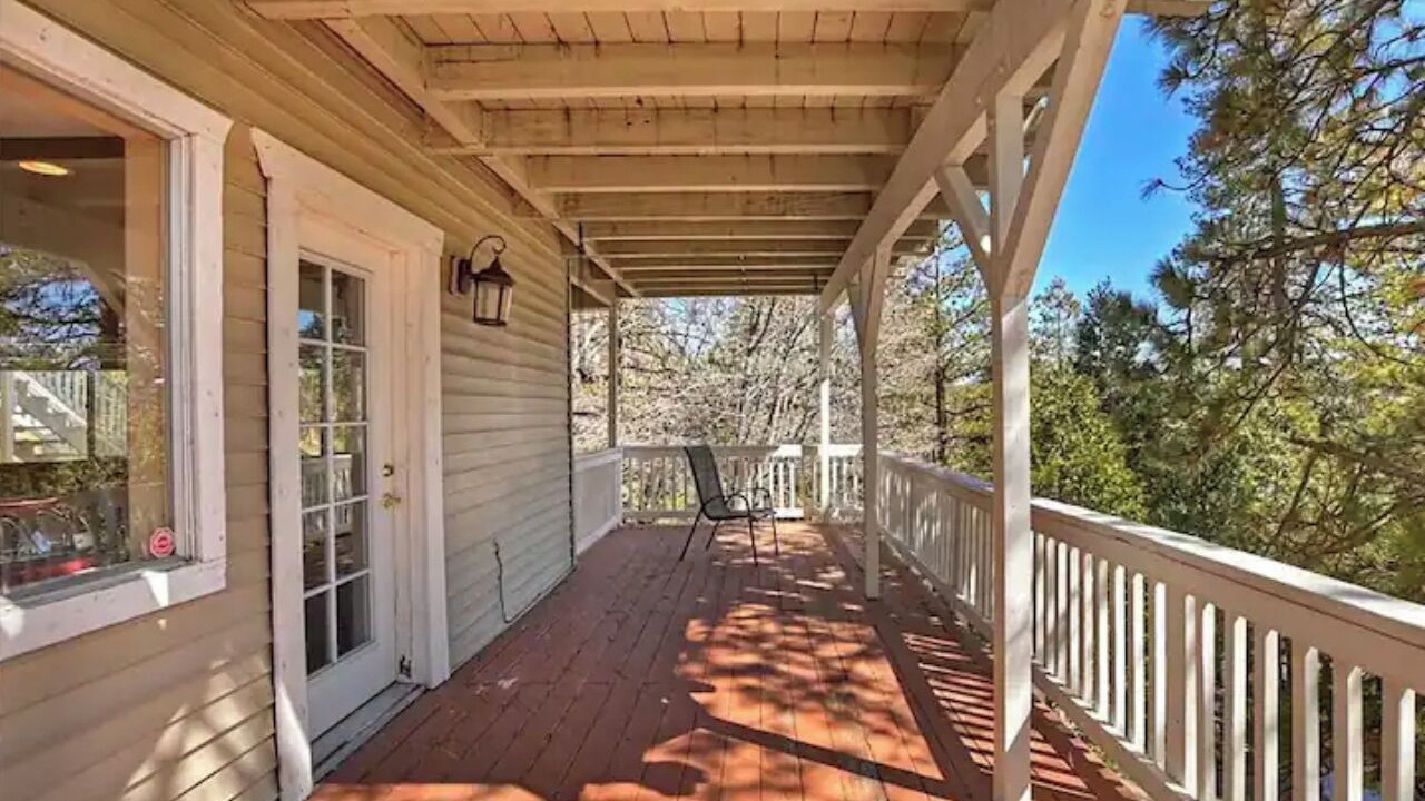 Photo of Patio Balcony in Blue Jay