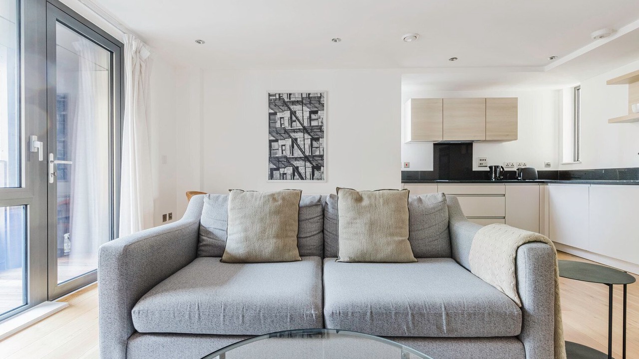 Photo of Livingroom in Golborne