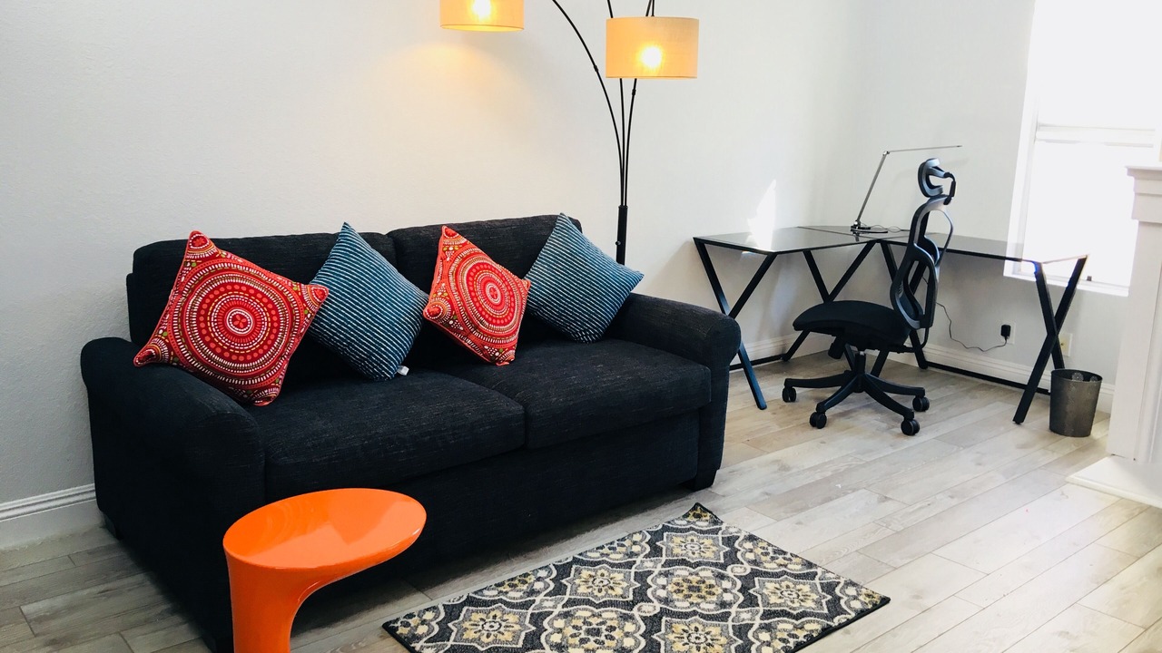 Photo of Livingroom in University City