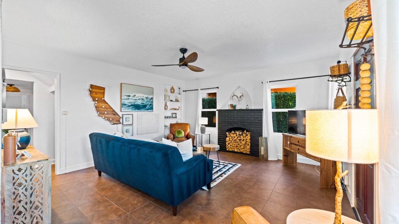 Photo of Livingroom in Hollywood