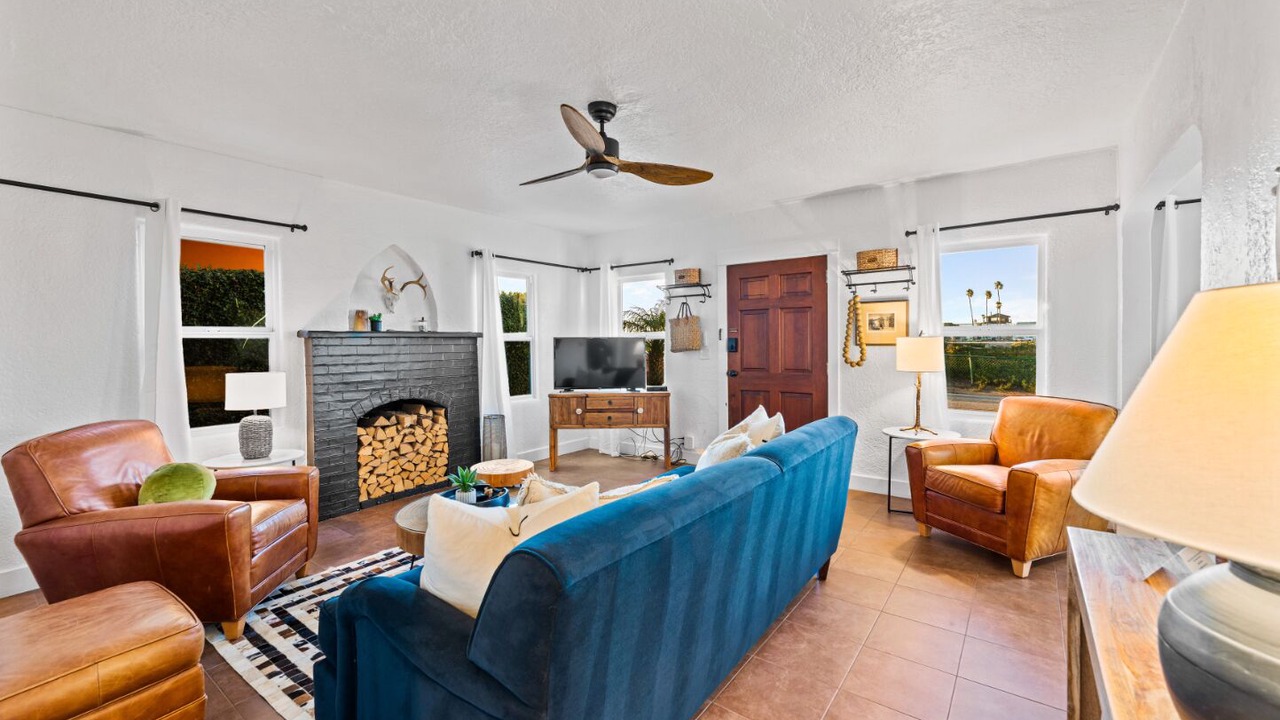 Photo of Livingroom in Hollywood