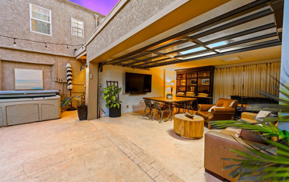 Photo of Patio Balcony in Hollywood