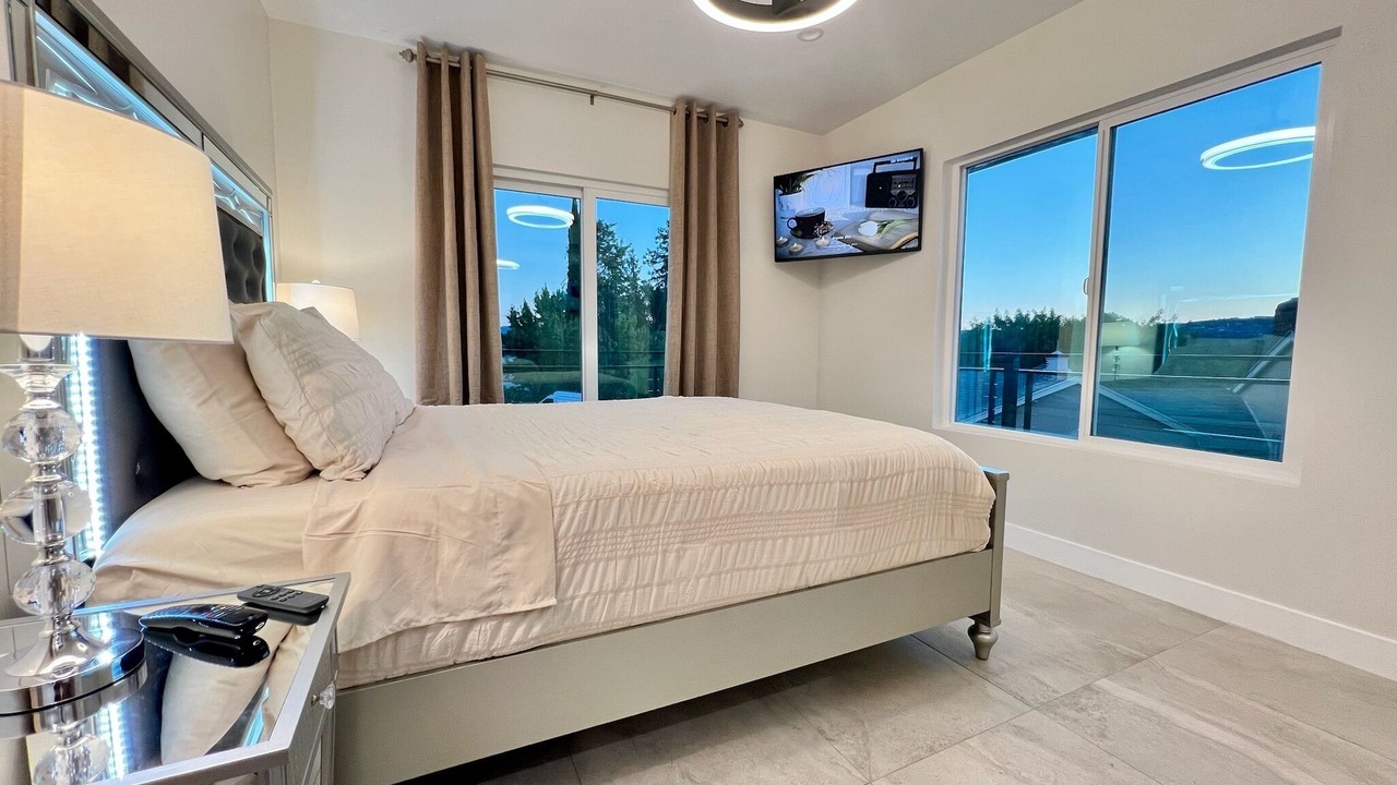 Photo of Bedroom in West Hills