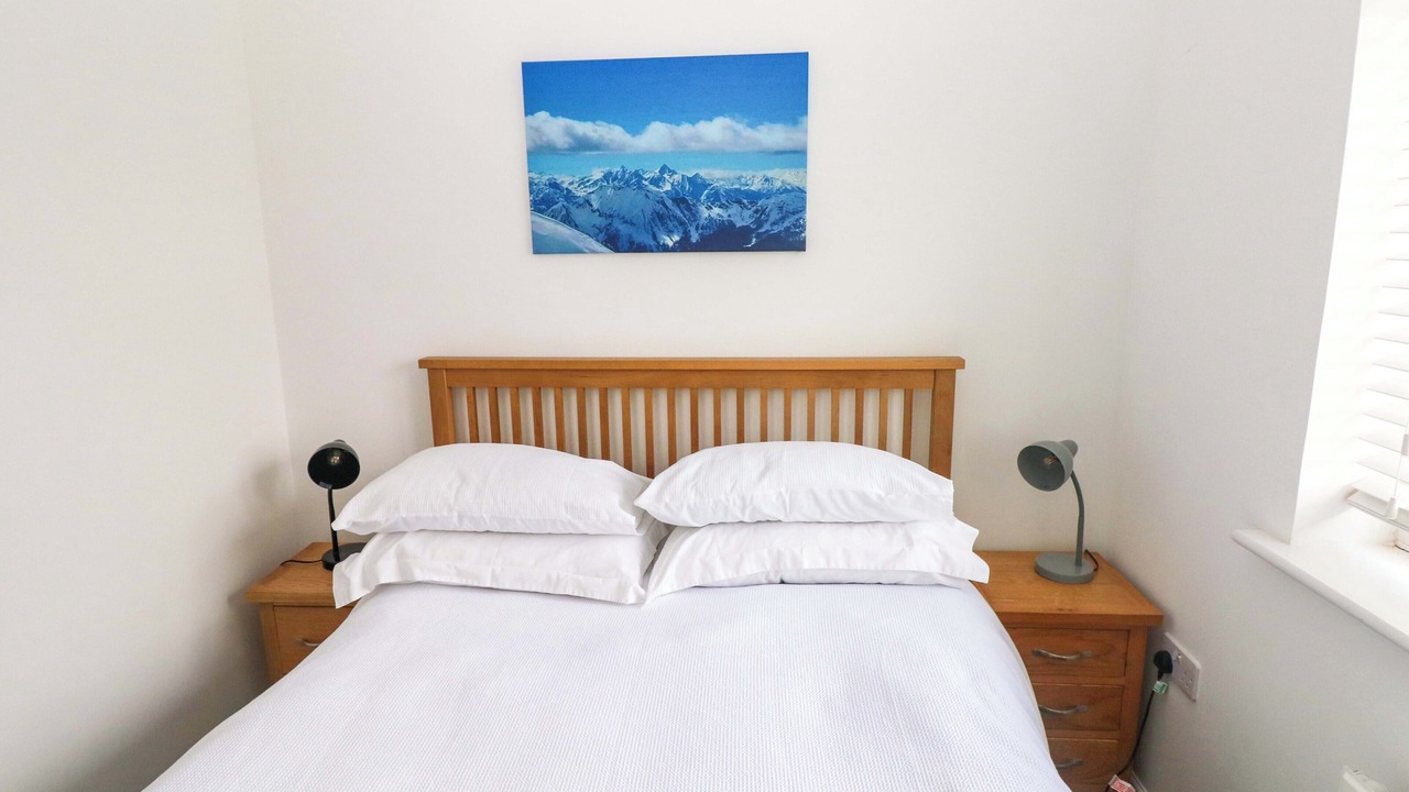 Photo of Bedroom in Crynant