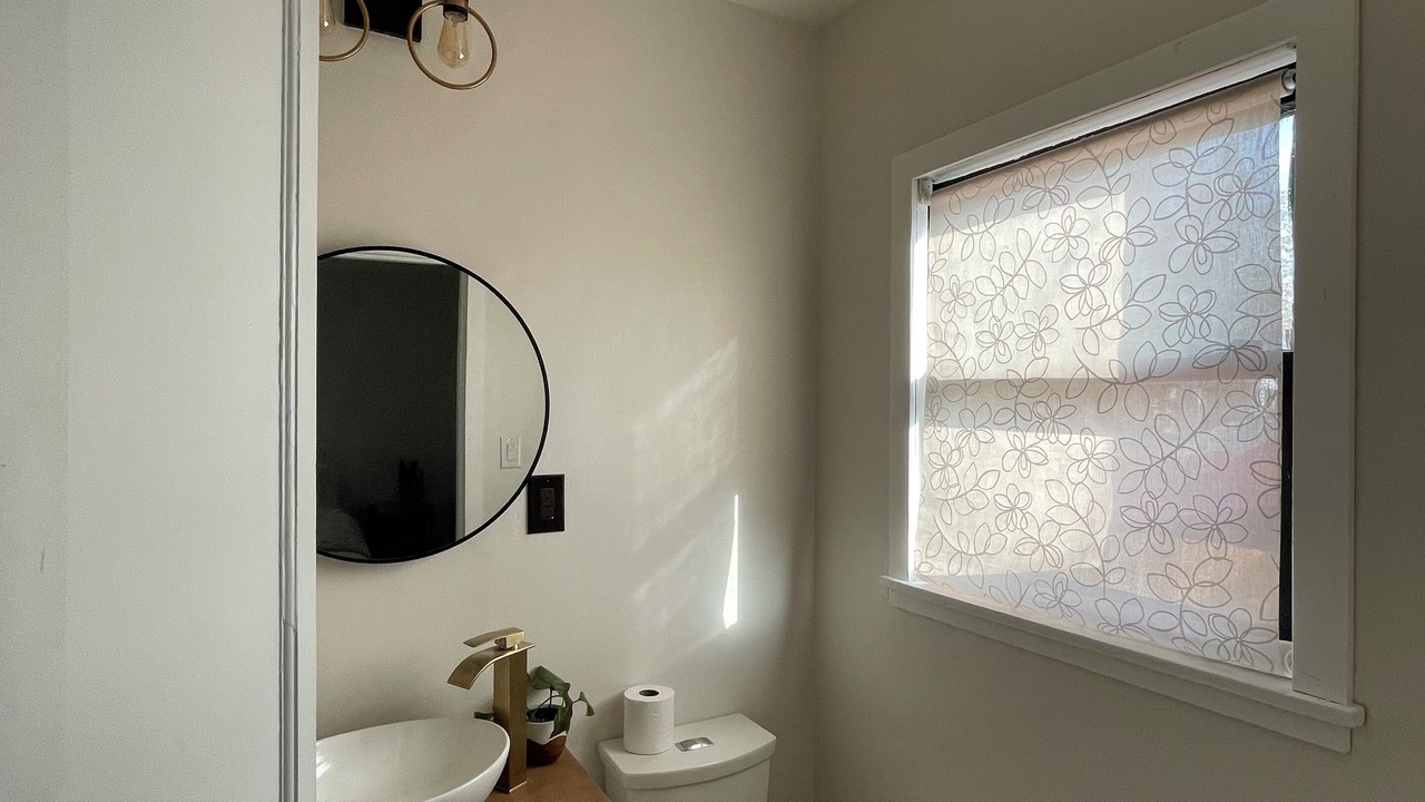 Photo of Bathroom in Oleander - Sunset