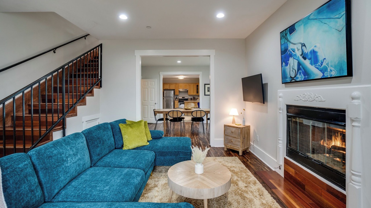Photo of Livingroom in North Central