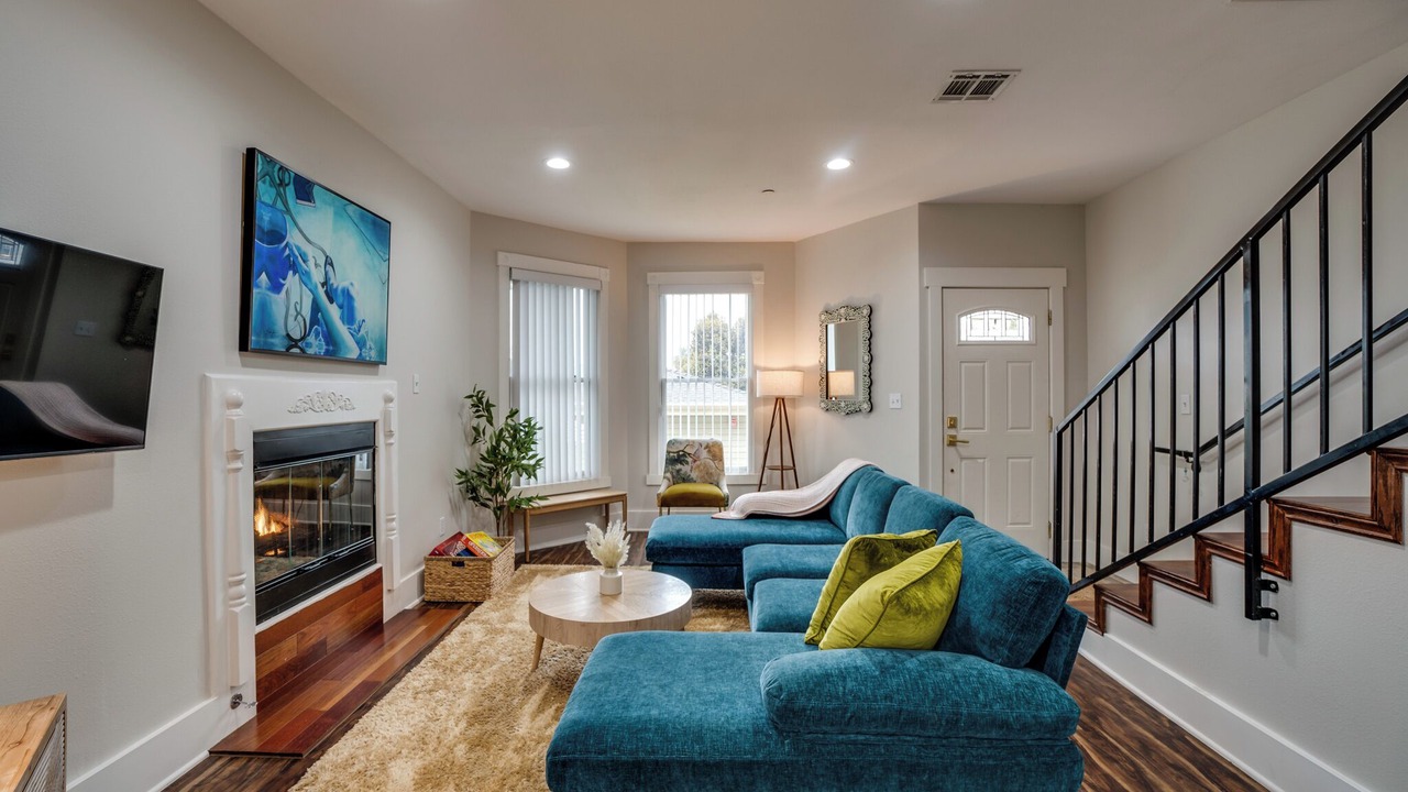 Photo of Livingroom in North Central