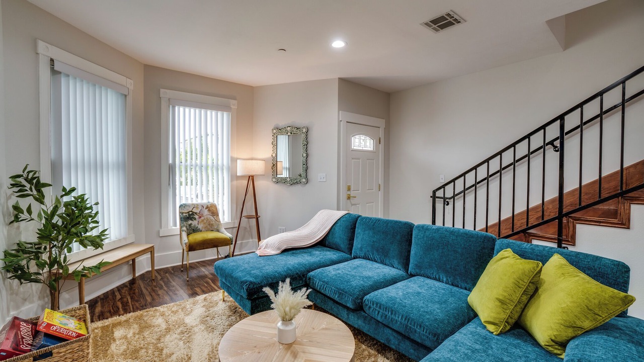Photo of Livingroom in North Central