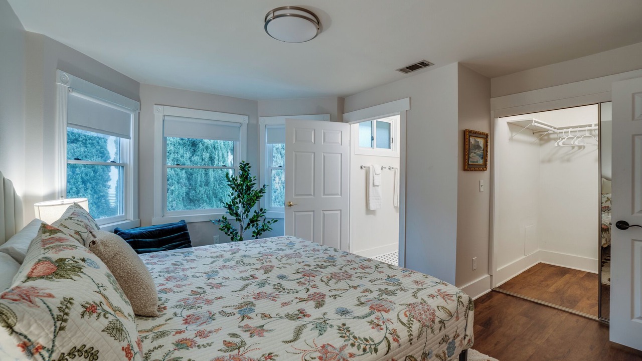 Photo of Bedroom in North Central