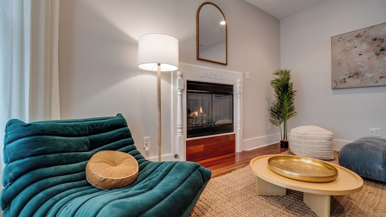 Photo of Livingroom in North Central
