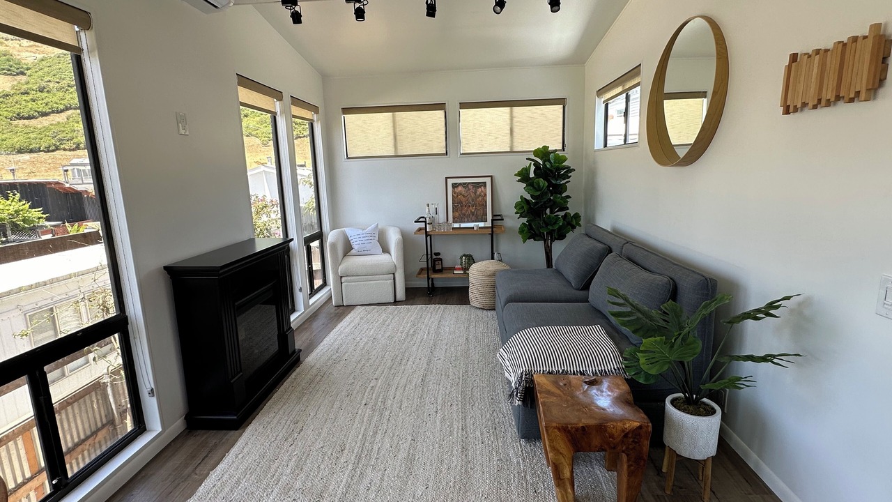 Photo of Bedroom in Pacific Palisades