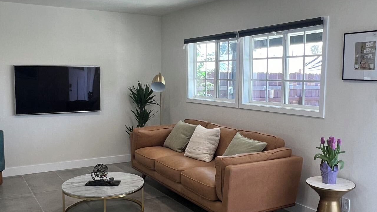 Photo of Livingroom in Baldwin Park