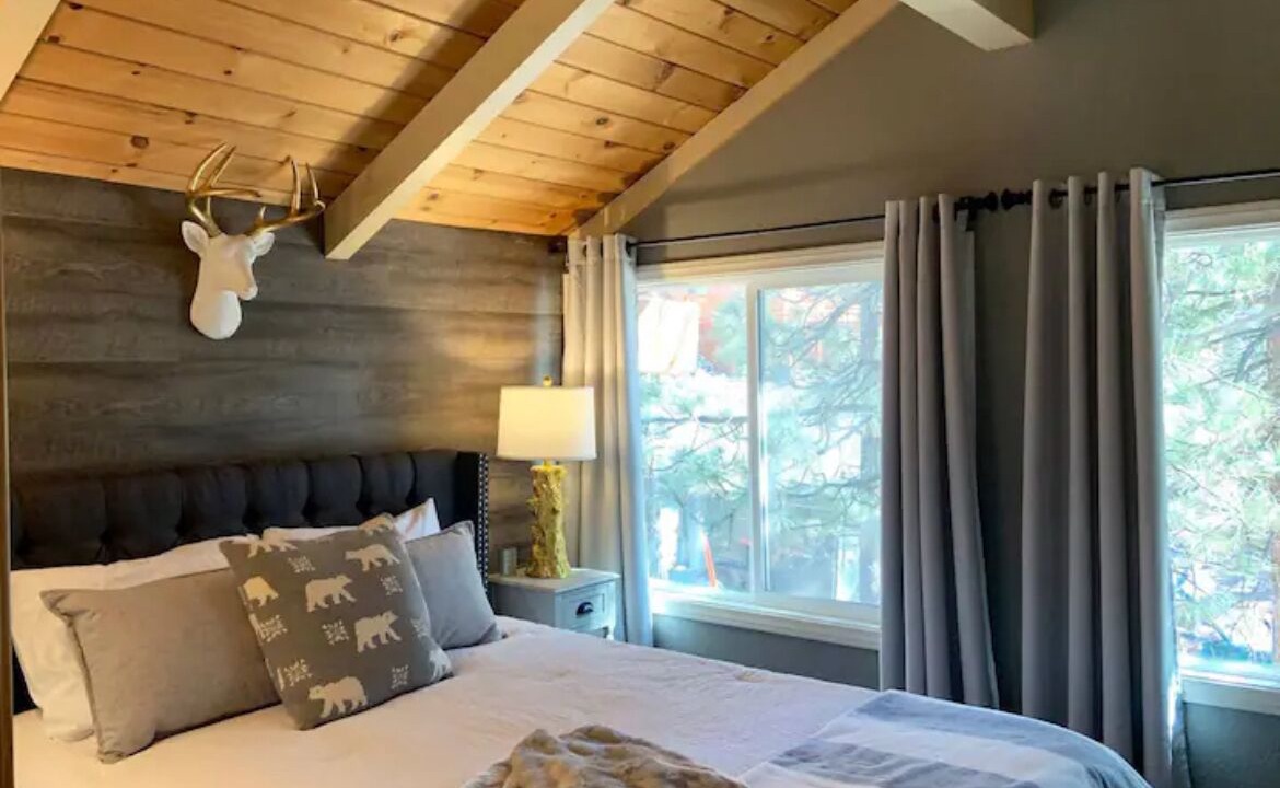 Photo of Bedroom in Moonridge