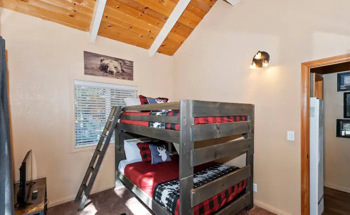 Photo of Bedroom in Moonridge