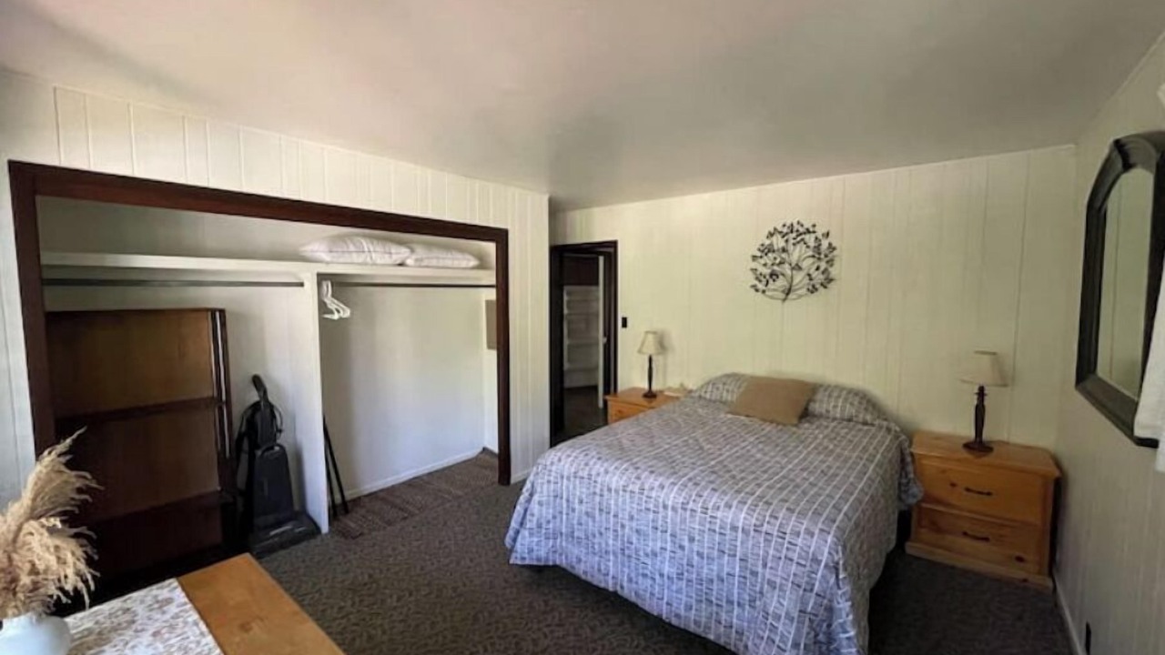 Photo of Bedroom in Garberville