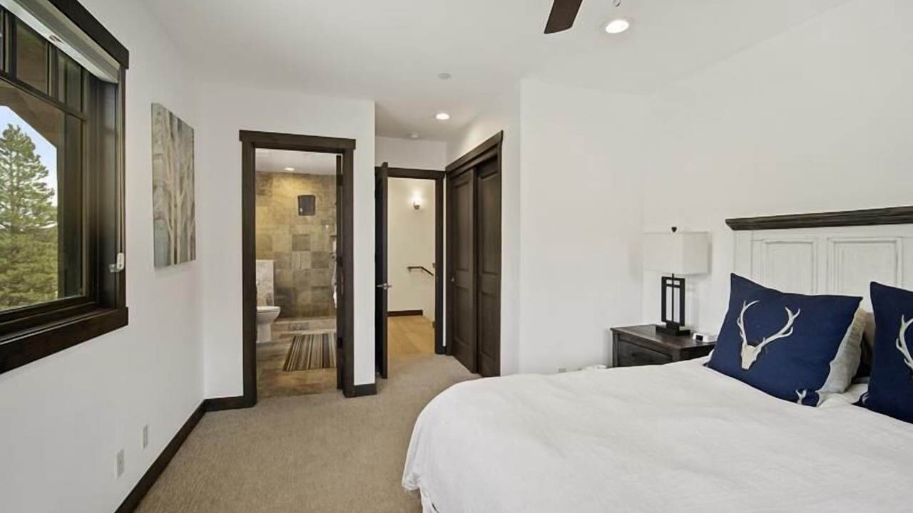Photo of Bathroom in Mammoth Lakes
