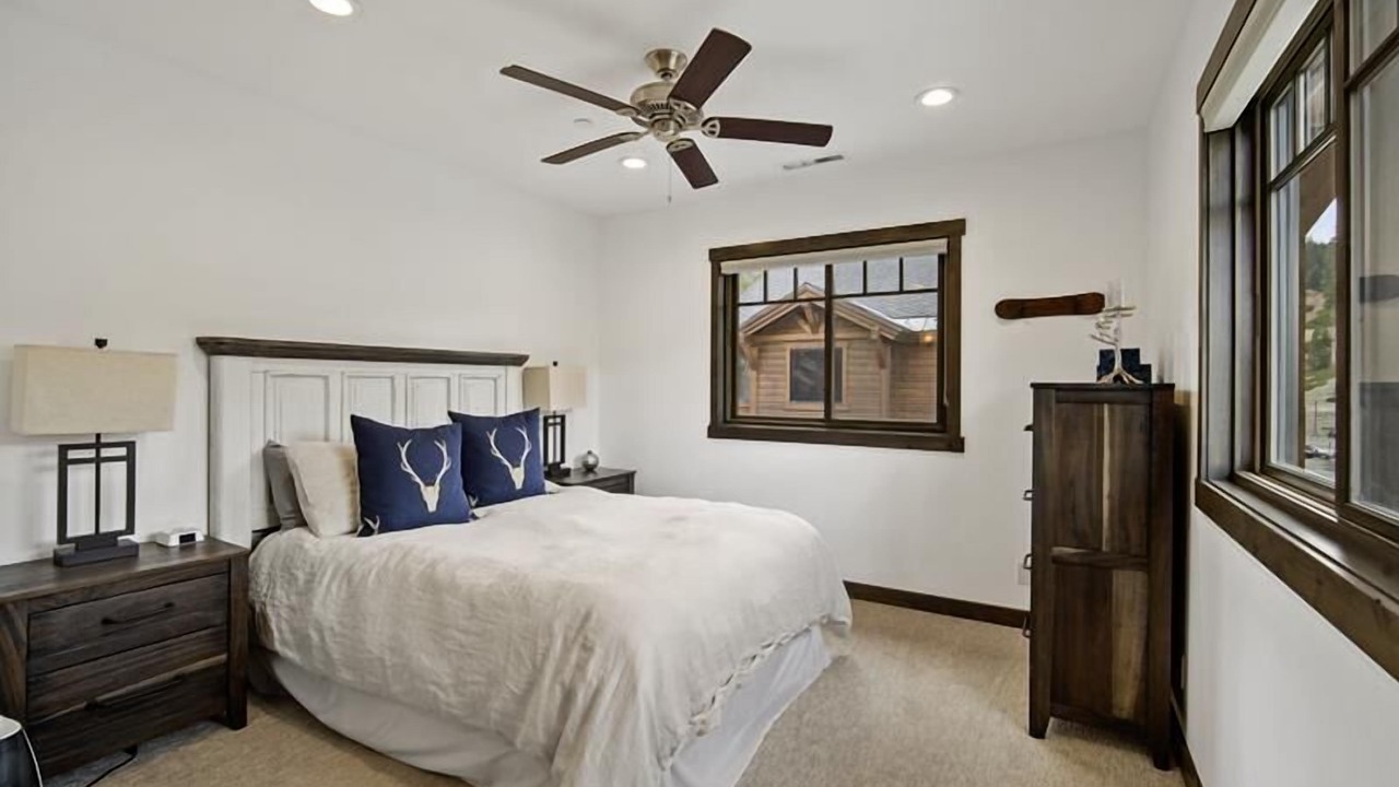 Photo of Bedroom in Mammoth Lakes