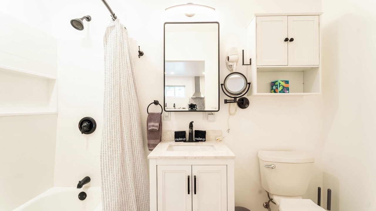 Photo of Bathroom in Meiners Oaks