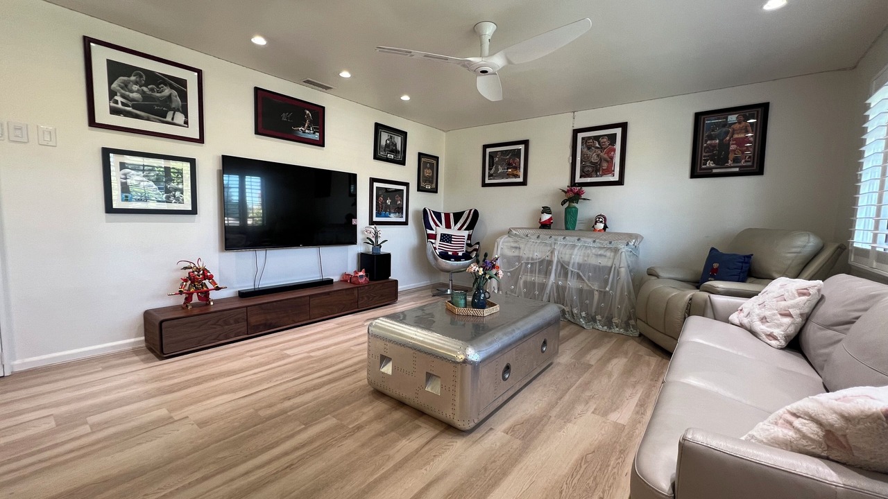 Photo of Livingroom in Glendora