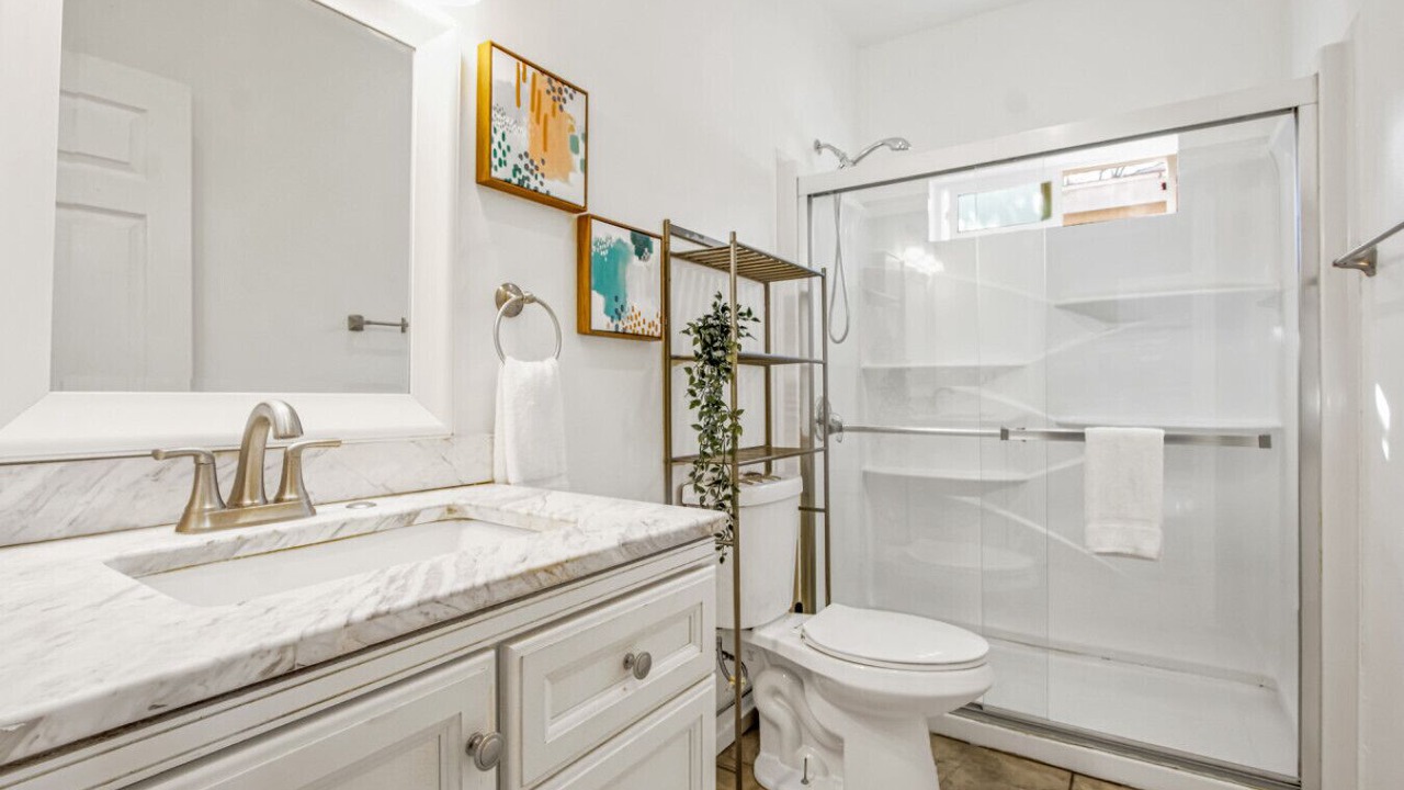 Photo of Bathroom in Valinda