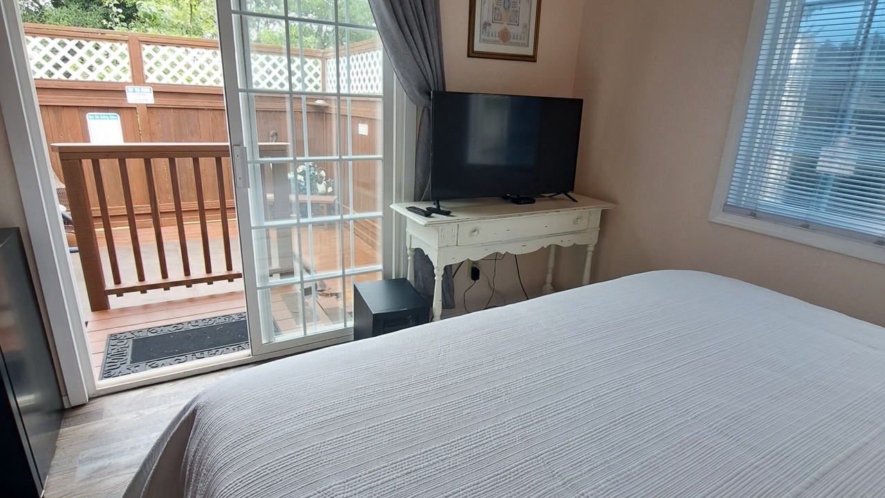 Photo of Bedroom in Humboldt Hill