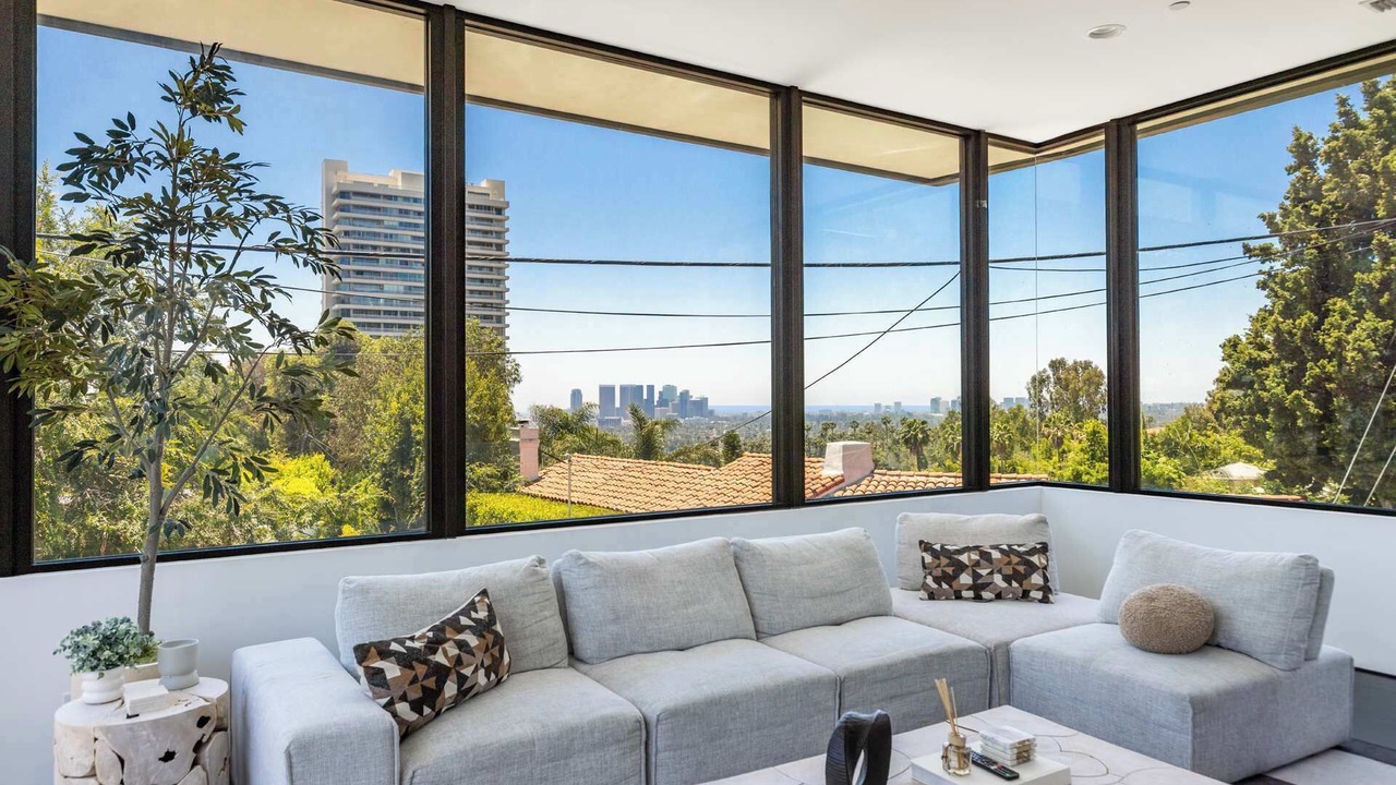 Photo of Bedroom in Hollywood Hills West