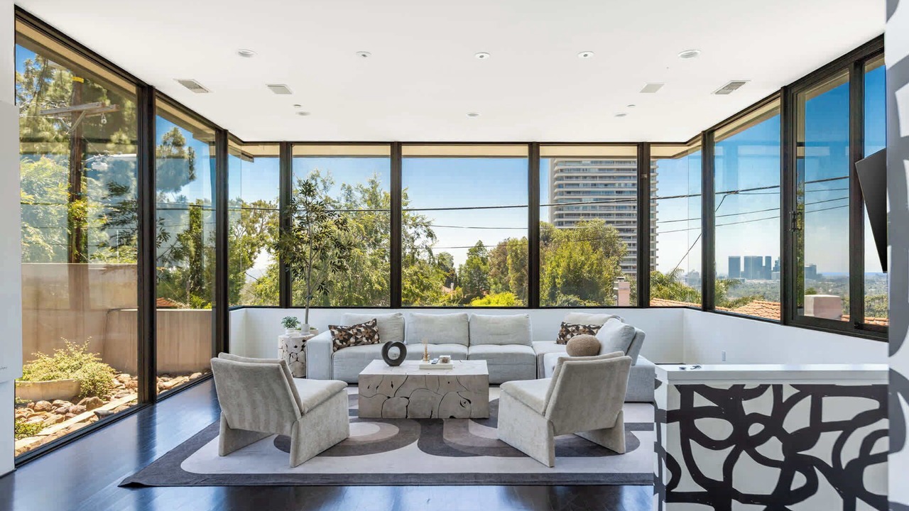 Photo of Bedroom in Hollywood Hills West