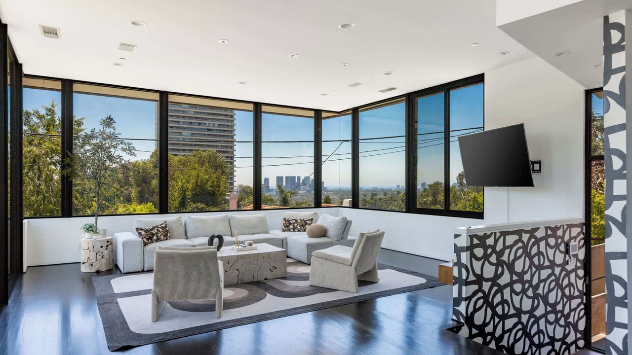 Photo of Bedroom in Hollywood Hills West