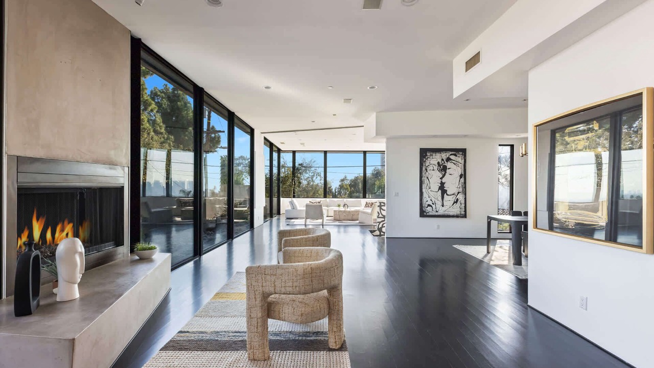 Photo of Others in Hollywood Hills West