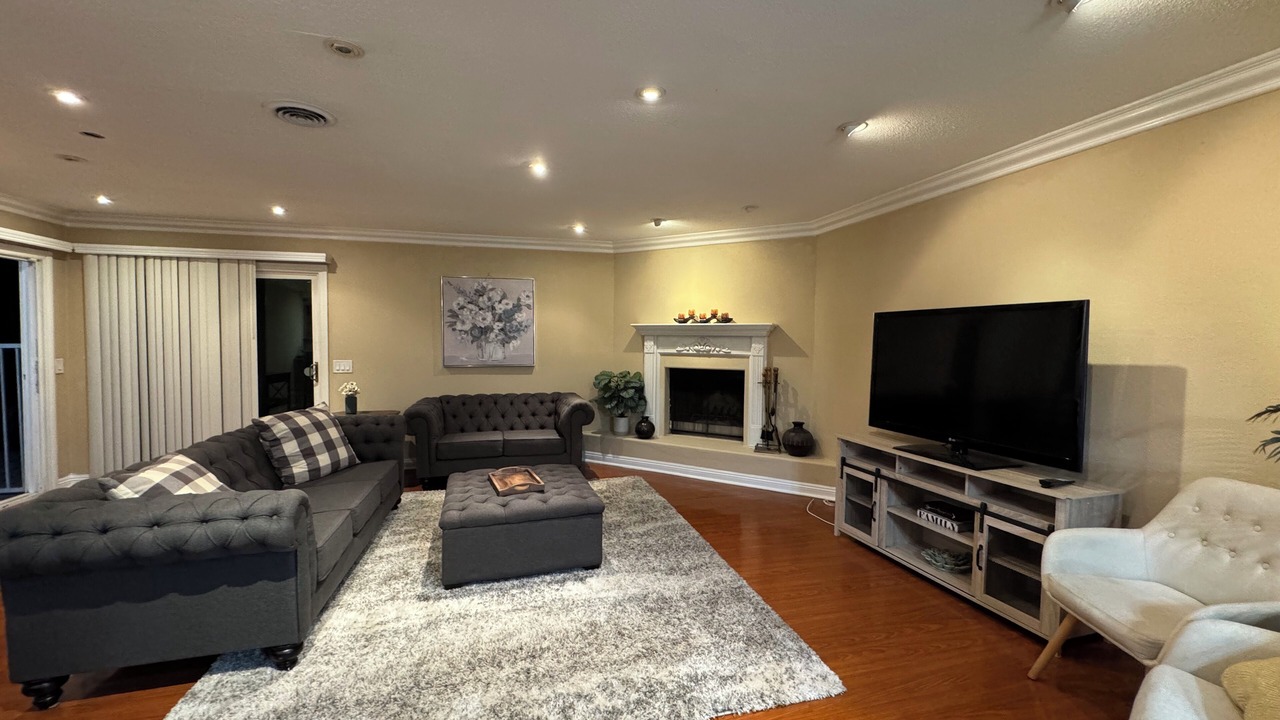 Photo of Livingroom in Sherwood Forest and Thistle Development